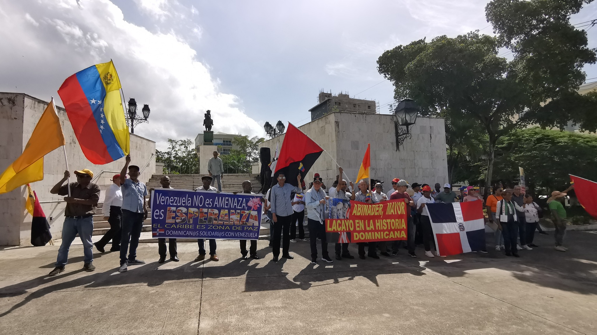 *Concentración “Venezuela es Esperanza” denuncia presencia naval de EE.UU. en el Caribe y acusa a Abinader de Servilismo Inconst