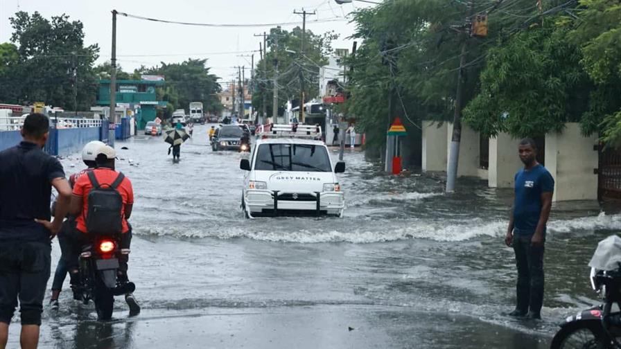 COE mantiene alerta en gran parte del país por efectos de la tormenta tropical Melissa