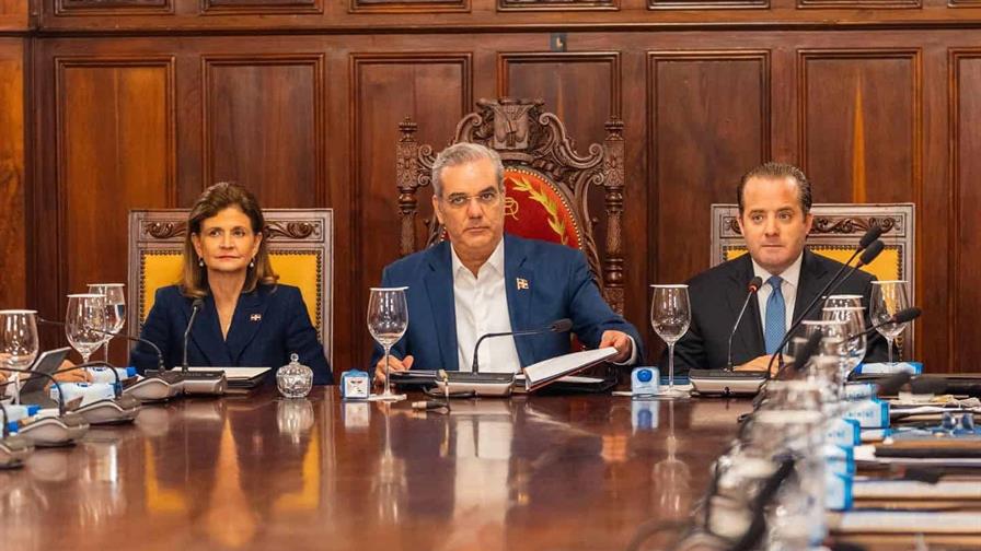 El Gobierno insiste en que ha reducido la deuda pública Señala que la deuda pública consolidada alcanzó 57.4 % del PIB en 2024 y