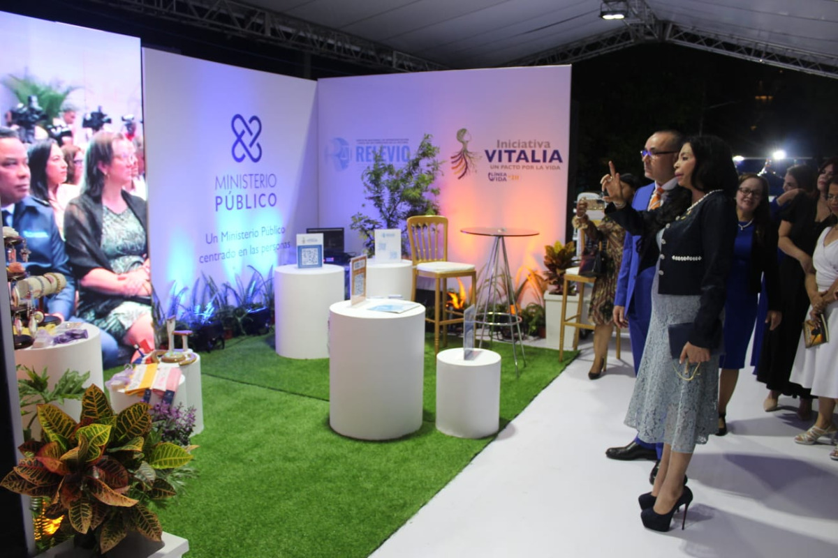 Ministerio Público participa en Feria Regional del Libro y la Cultura en Santiago