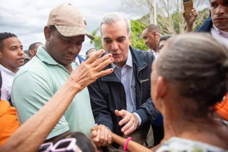 Presidente Abinader inaugura carretera Cruce de Pedregal-La Guázuma en San José de las Matas para continuar impulso de la producción, el turismo y la calidad de vida en la sierra de Santiago