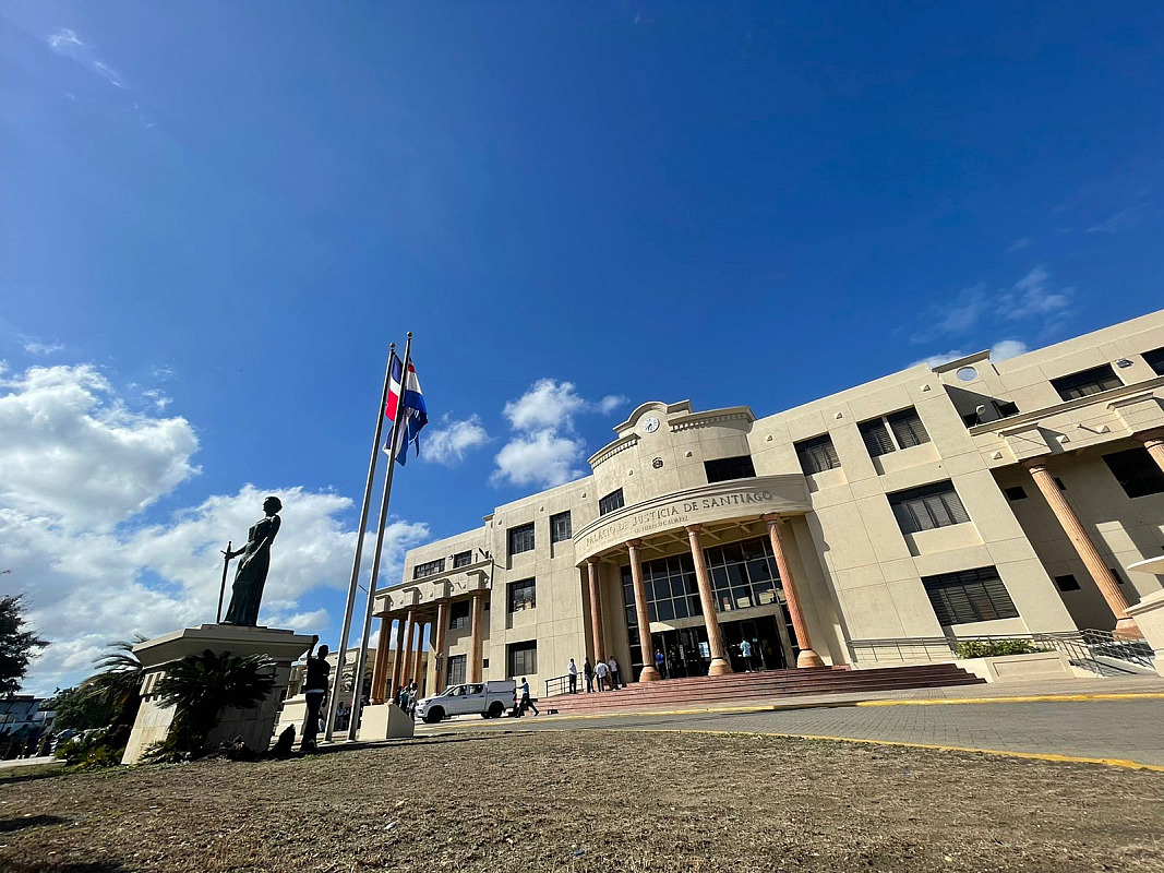 Siete vinculados al asesinato de Deivy Carlos Abreu Quezada son enviados a prisión