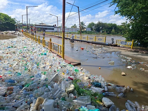 Plastico estsn ahogando los ríos