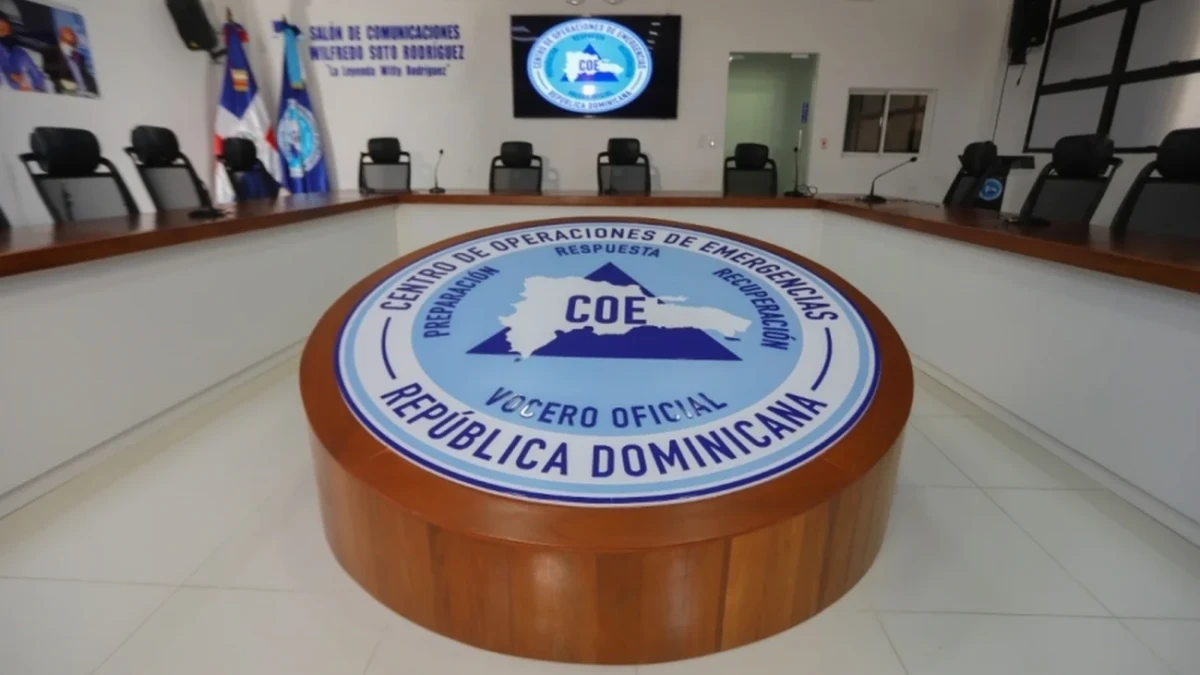COE mantiene 4 provincias en alerta roja por vaguada