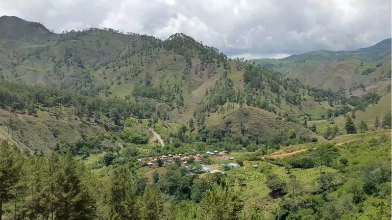 CONTRA MINERÍA: Miles marchan en San Juan en medio de amplio dispositivo de policía y militares; manifestantes afirman que el agua es el oro de esa provincia y todo el sur