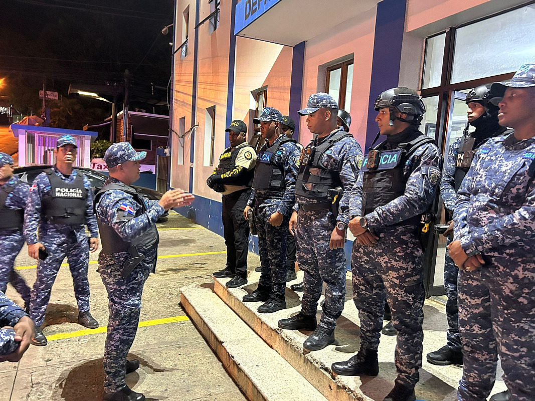 *Amplio operativo policial refuerza seguridad en Jarabacoa