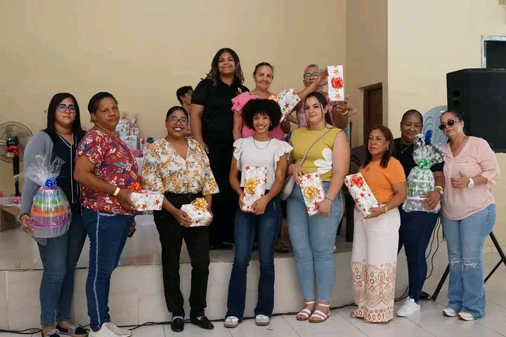 Ayuntamiento de Moca celebra encuentro Madre Felices