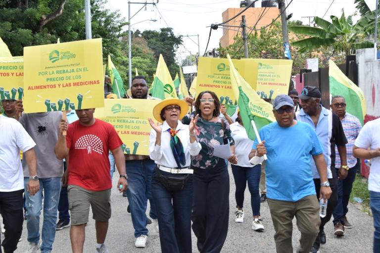 Frente Amplio se moviliza contra el alto costo de la vida en SDN