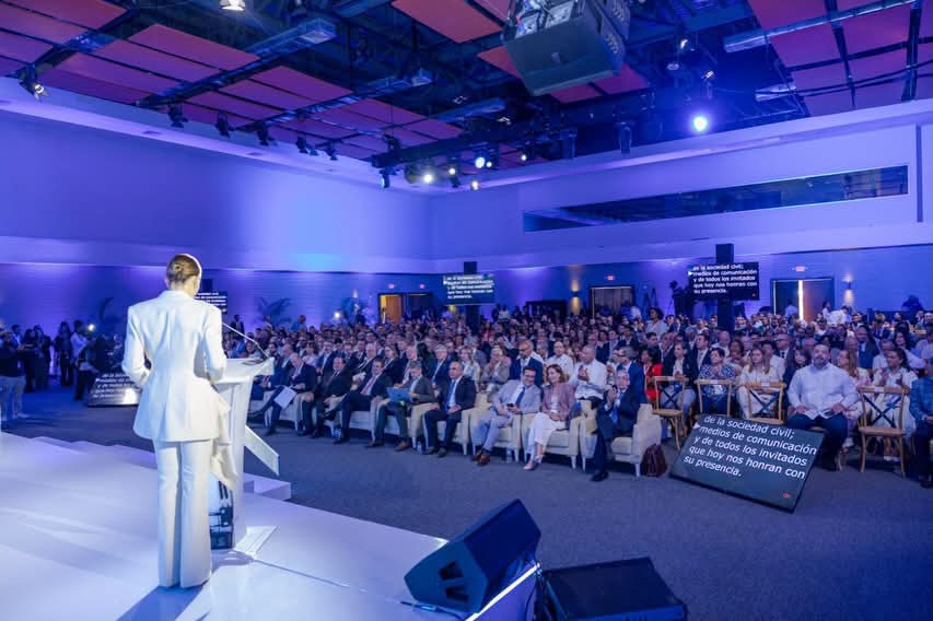 Primer foro Nacional para el pleno desarrollo.