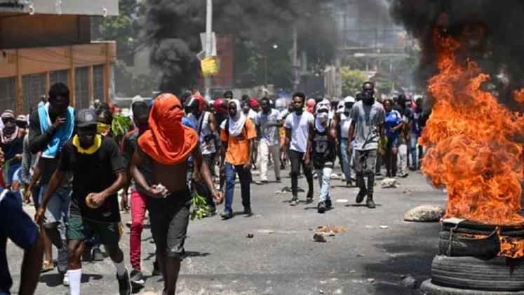 Logo Logo spot_img Haití Organizaciones llaman al pueblo haitiano al levantamiento y resistencia ciudadana contra el terrorismo de Estado La convocatoria a la resistencia surge tras la masacre ejecutada los días 23 y 24 de agosto en el municipio de Kenscoff, por la incursión de la coalición criminal