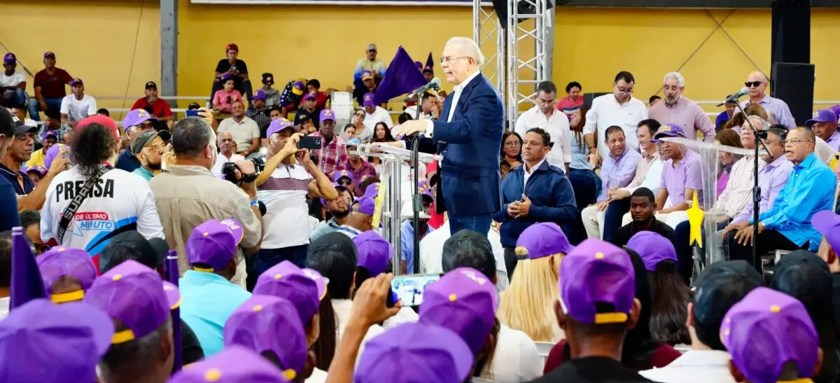 Danilo dice que el Gobierno presenta obras de mantenimiento como grandes ejecutorias