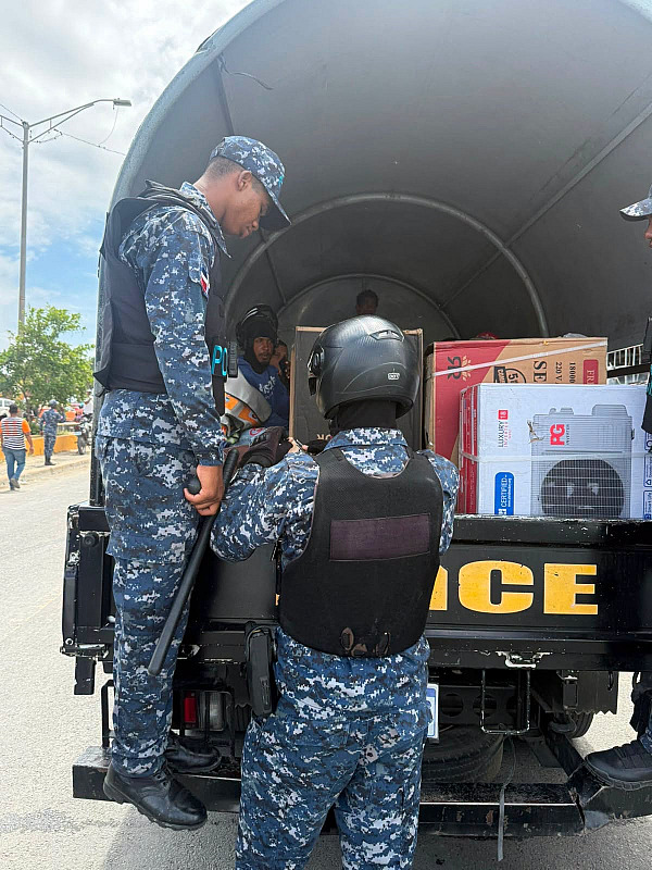 Nacionales DNCD CAPTURAN HOMBRE CON ARMAS Y MUNICIONES EN STO DGO OESTE byDavid Ayalaoctubre 16, 2026 NACIONALES