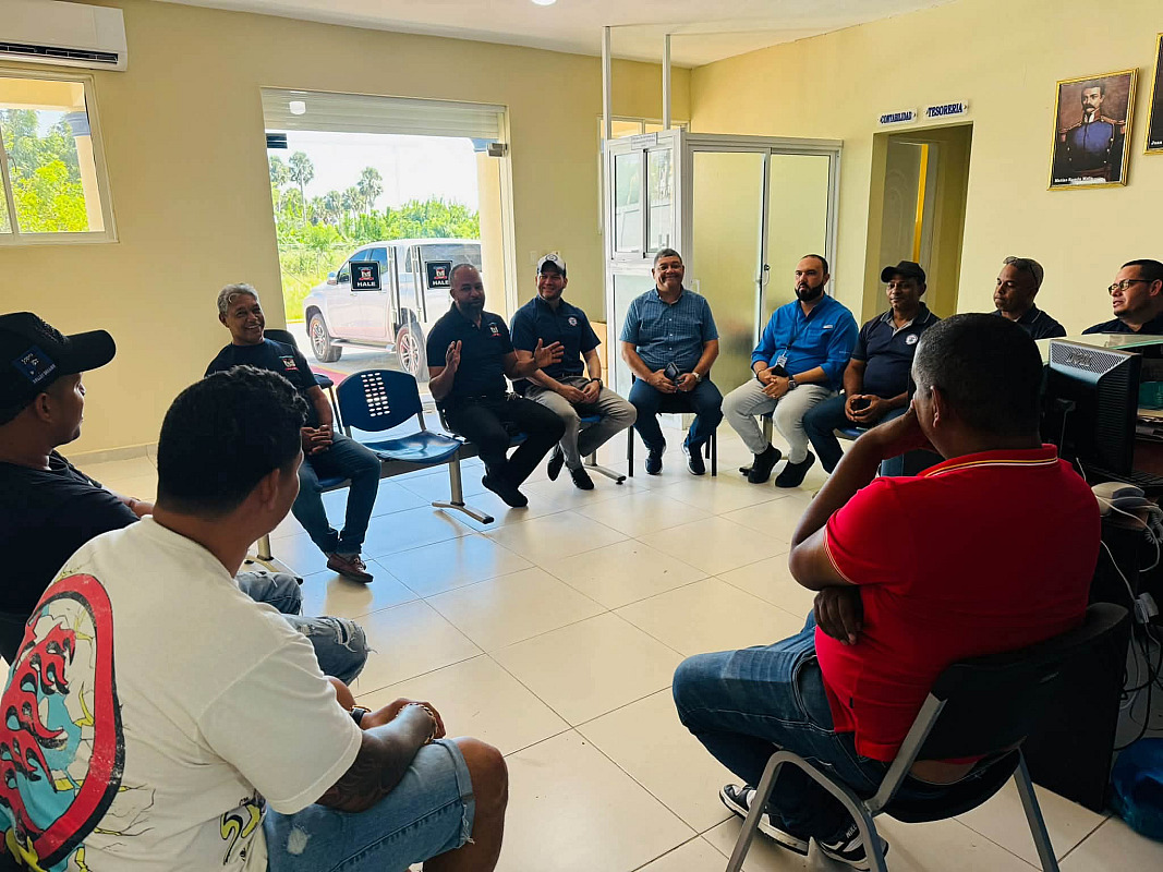 CORAAMOCA, JUNTA DISTRITAL Y GRUPOS POPULARES SUPERVISAN AVANCES DE LOS POZOS DE AGUA EN LA CHICHARRA