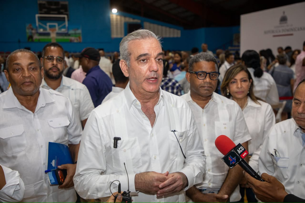 Abinader expresa apoyo a Bukele en operaciones contra bandas haitianas